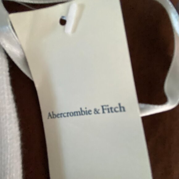 Abercrombie & Fitch White Crop Top - Picture 4 of 8
